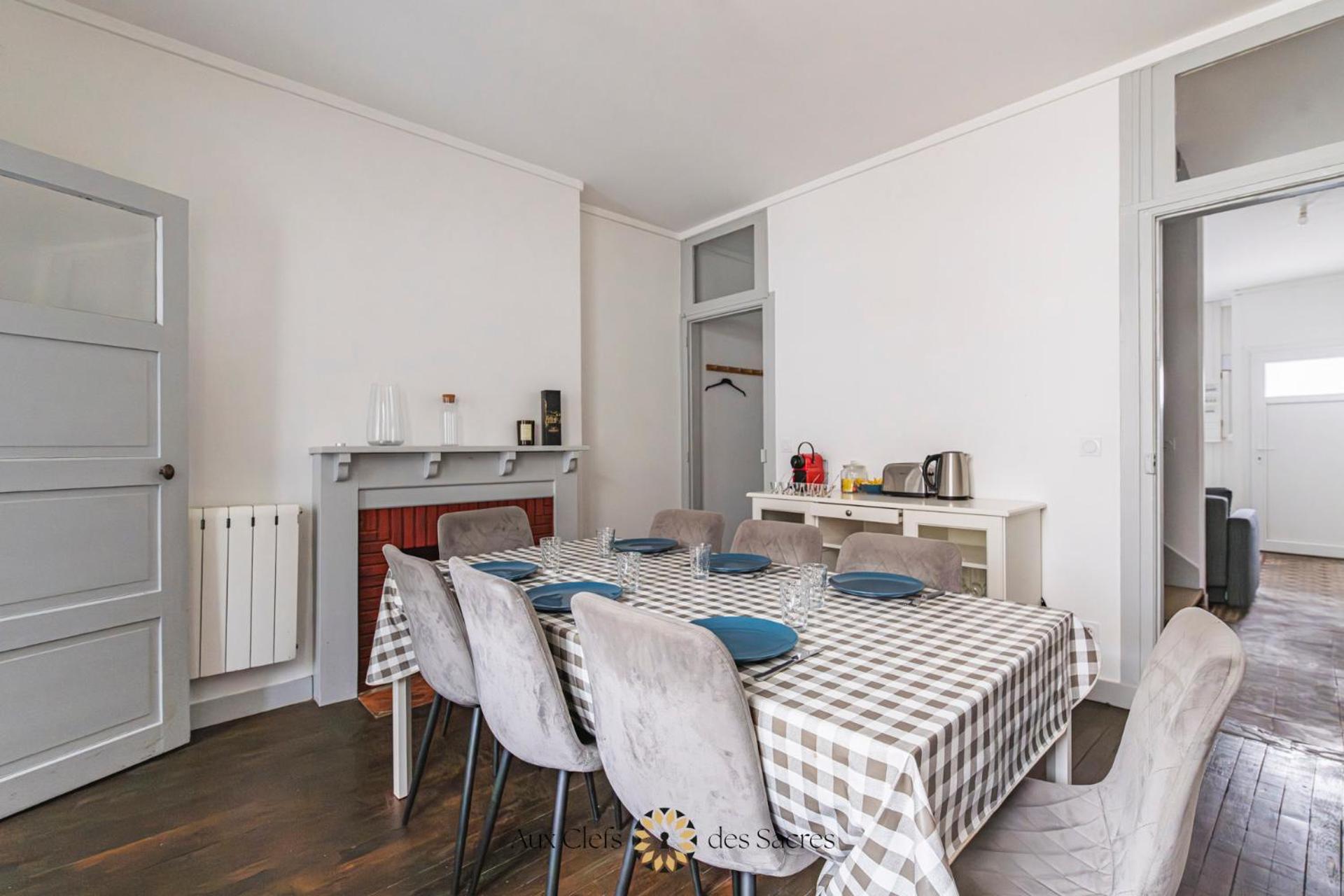 Maison De Ville Avec Cour Place Luton 랭스 외부 사진